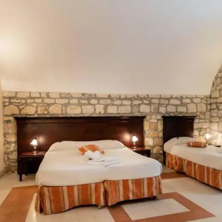 Bed & Breakfast Palazzo Il Cavaliere De Charme 3*