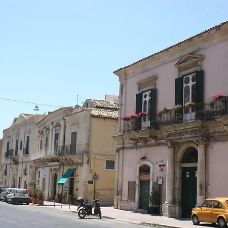 Bed & Breakfast Palazzo Il Cavaliere De Charme 3*