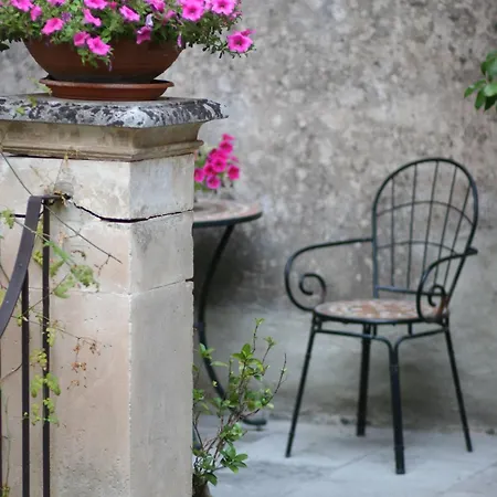 Bed & Breakfast Palazzo Il Cavaliere De Charme 3*