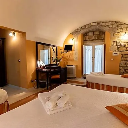 Palazzo Il Cavaliere De Charme Oda ve Kahvaltı 4*