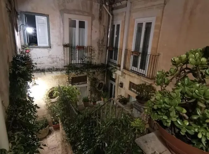 パラッツォ イル カヴァリエーレ デ シャルム 4*