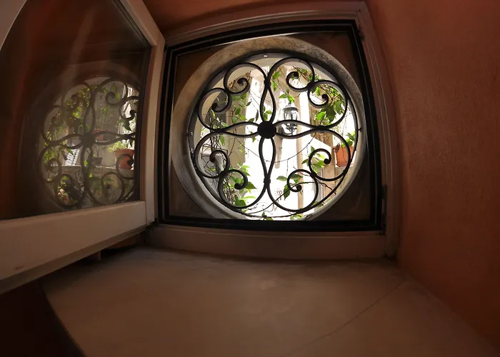 パラッツォ イル カヴァリエーレ デ シャルム モーディカ