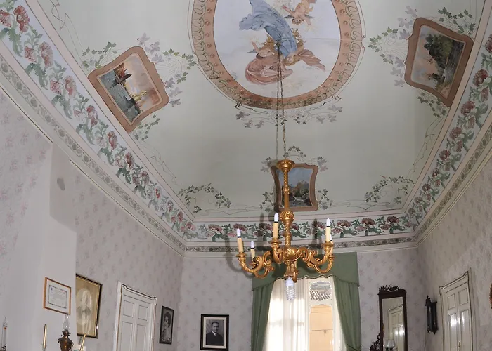 パラッツォ イル カヴァリエーレ デ シャルム 4*